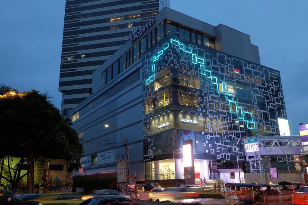 Chamberlain Bangkok Hostel Exterior photo