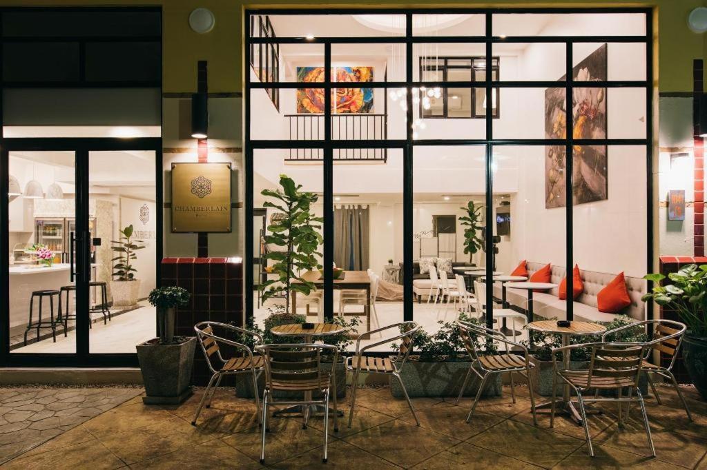 Chamberlain Bangkok Hostel Exterior photo
