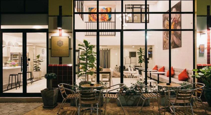 Chamberlain Bangkok Hostel Exterior photo